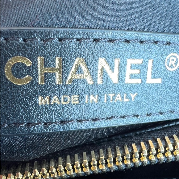 Chanel GST Caviar Tote Gold Chain Bag - Picture 8 of 11